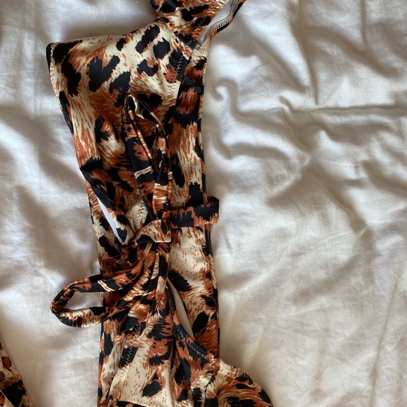 🤍SOLD🤍Cheetah Swim Suit - Picture 2 of 3